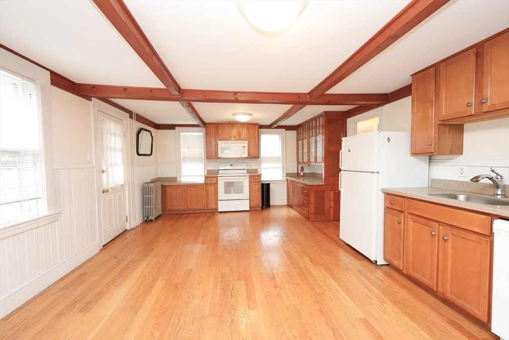 148 Neponset, Canton