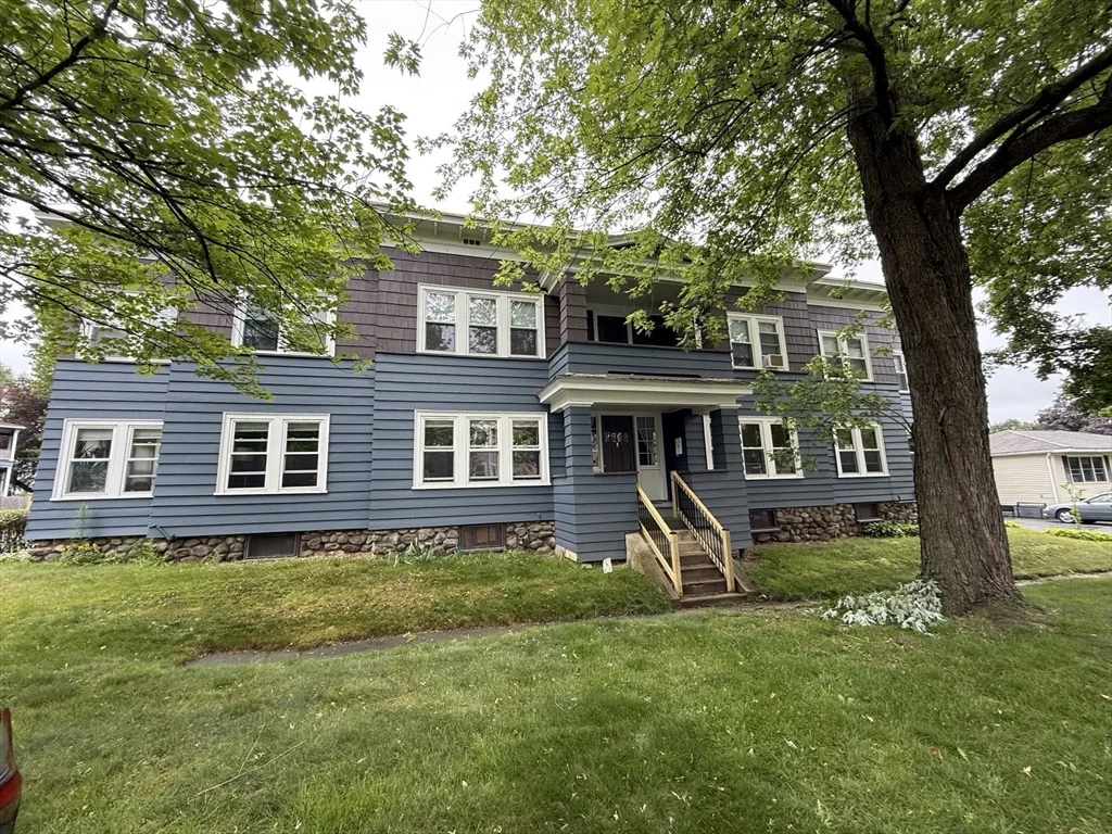 1 Samoset Rd, Worcester