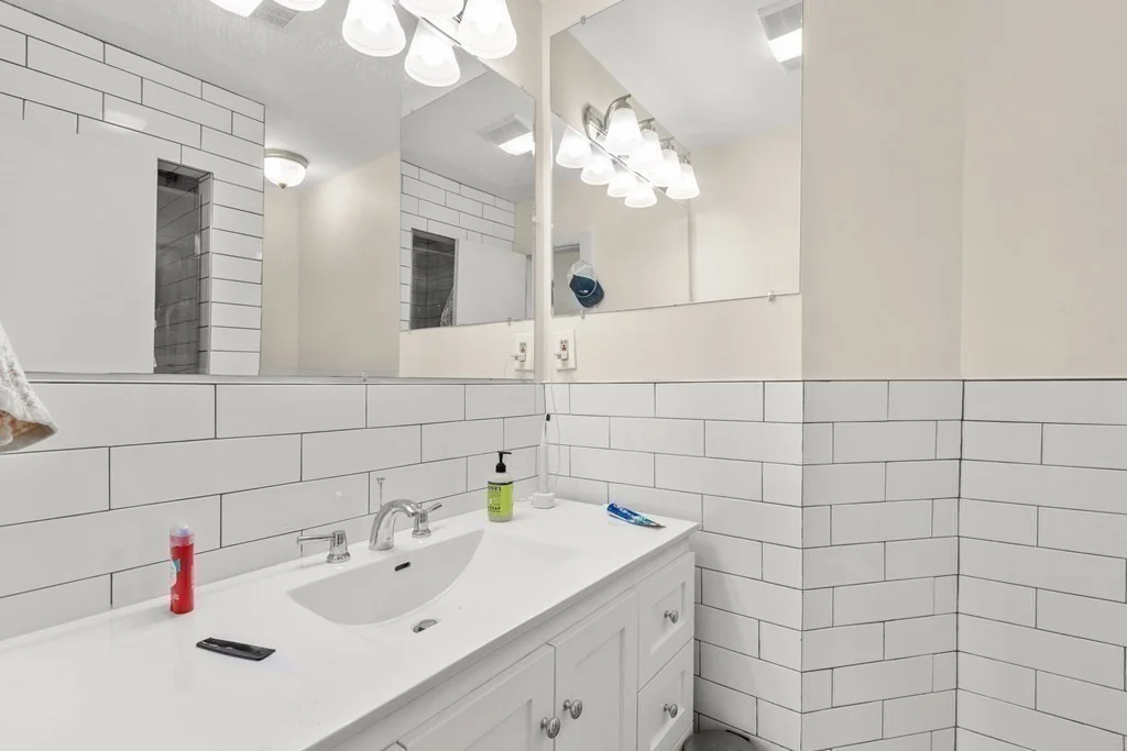 8 Gloucester St, Back Bay