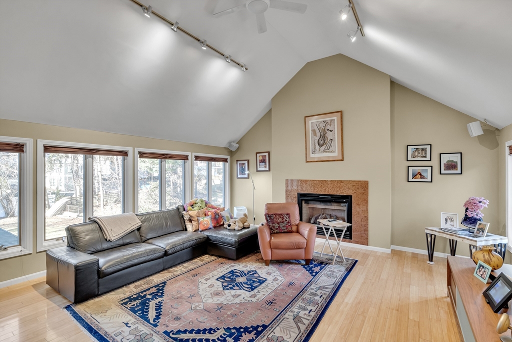 829 Chestnut St, Waban