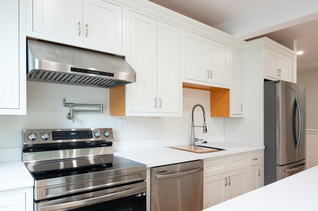 171 Everett St, Allston