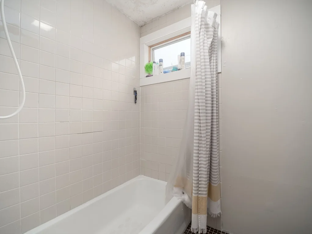 318 Beacon St, Ward Two
