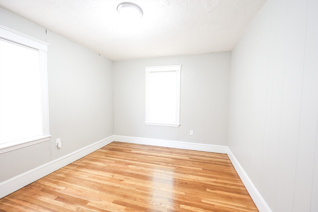 8-10 Mattakeeset St, Hyde Park