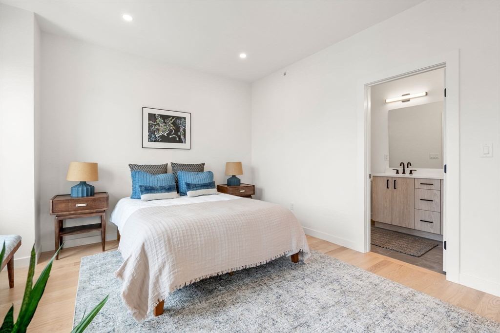 176 School St, Jamaica Plain