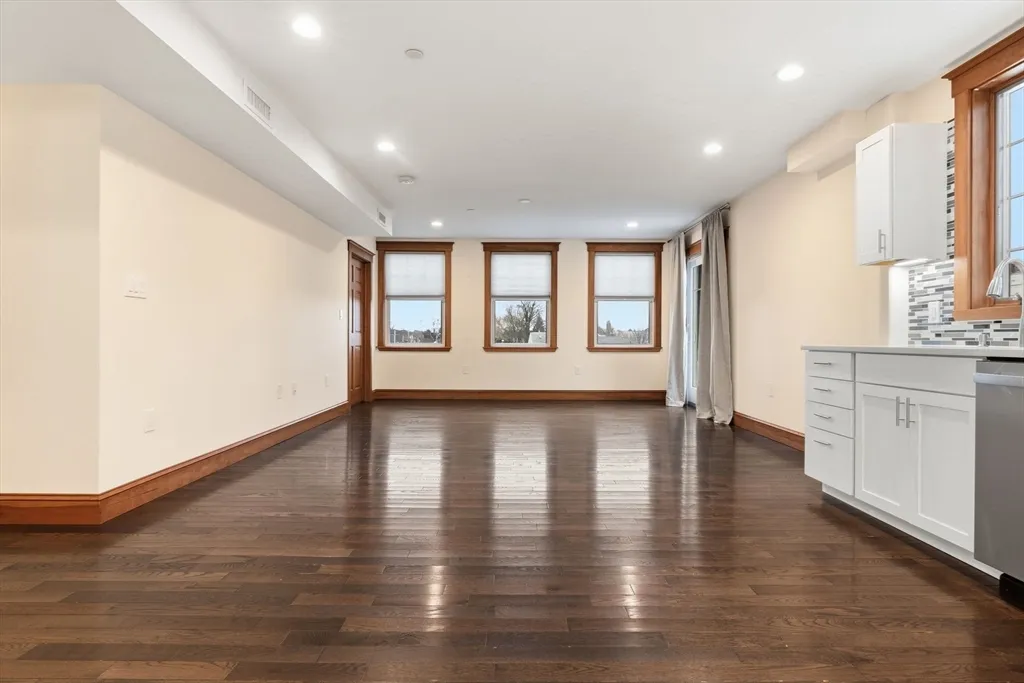 44 Maple St, Danvers Center