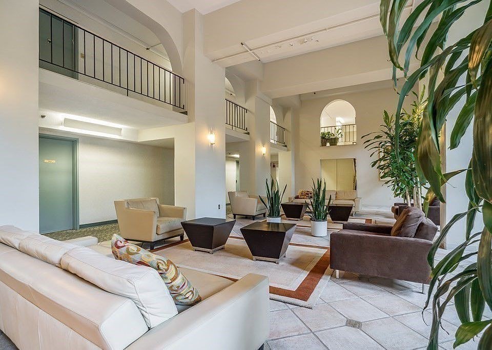 1731 Beacon St, Brookline