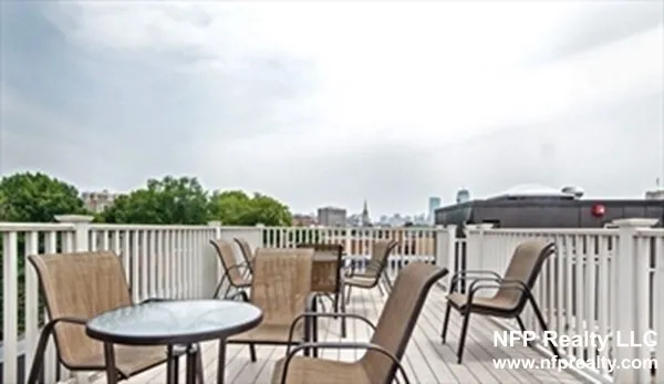 1064 Beacon St, Longwood