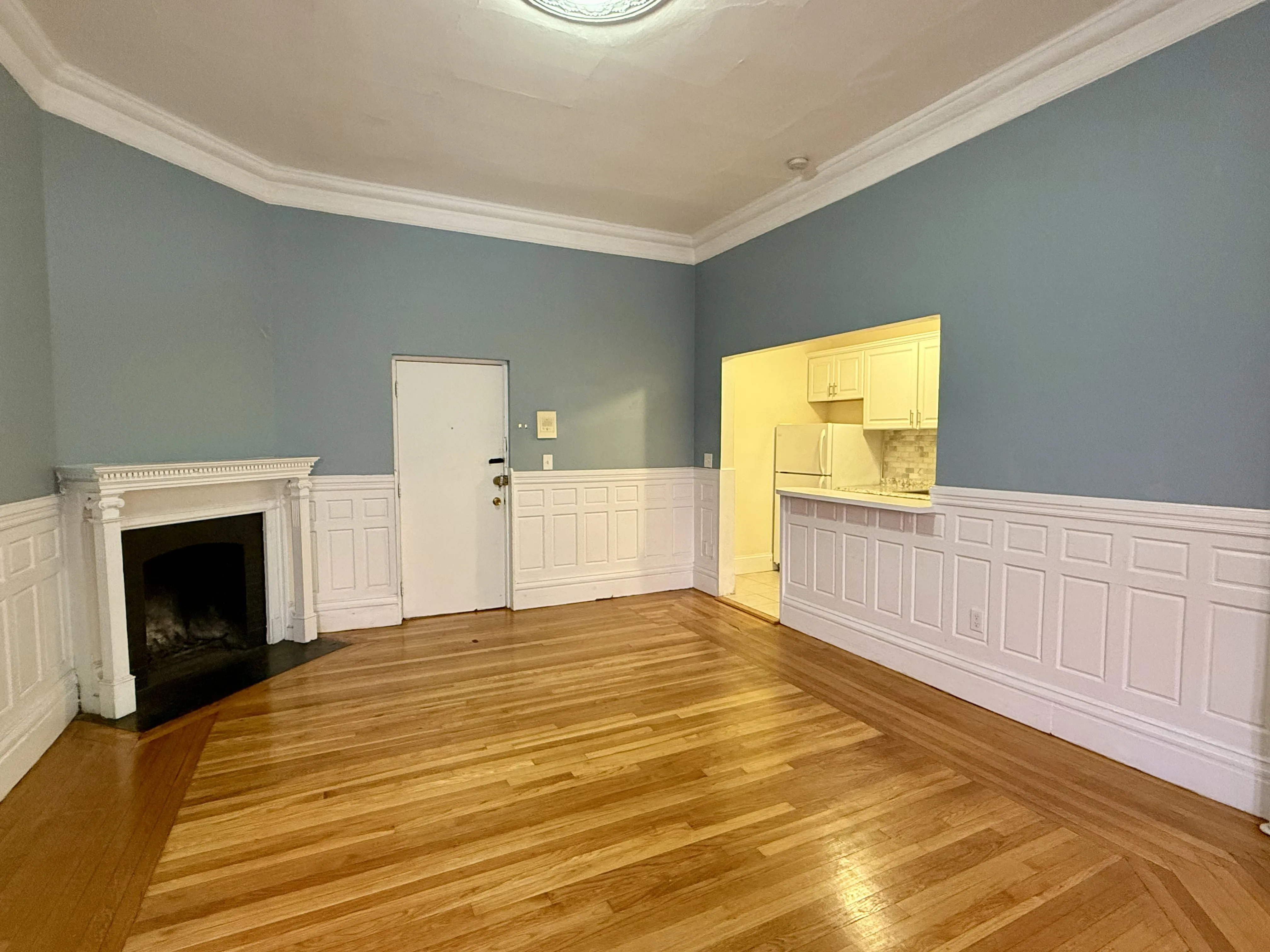 295 Newbury St, Back Bay