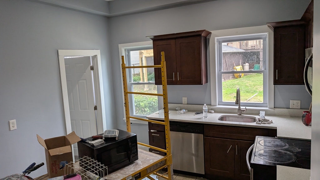 80 Linfield St, Holbrook