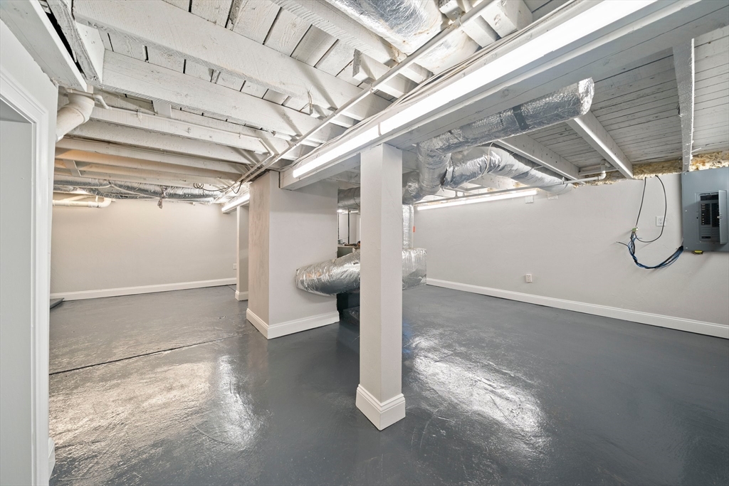 35 Phillips Ave, Stoughton