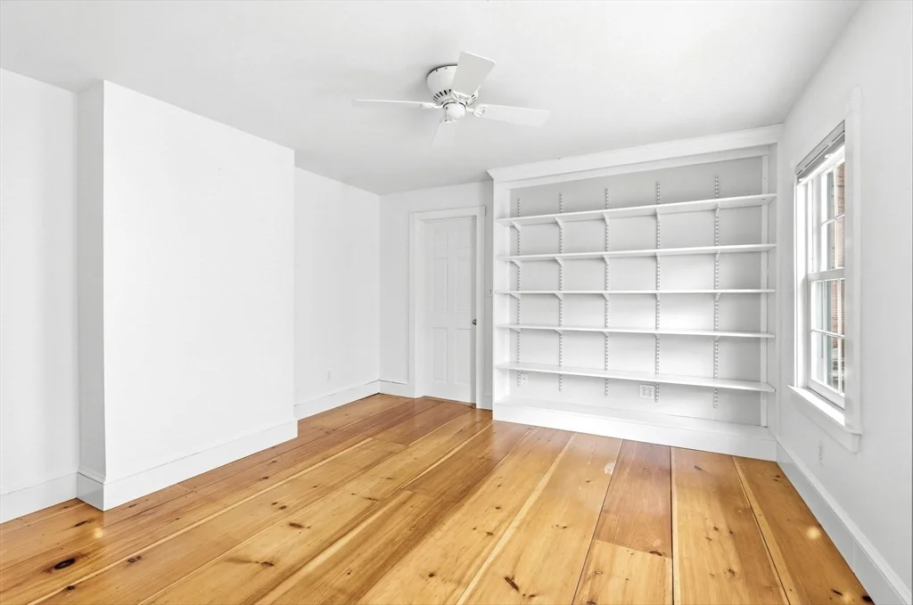 64 Pearl St, Charlestown