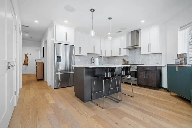 946 Saratoga St, East Boston