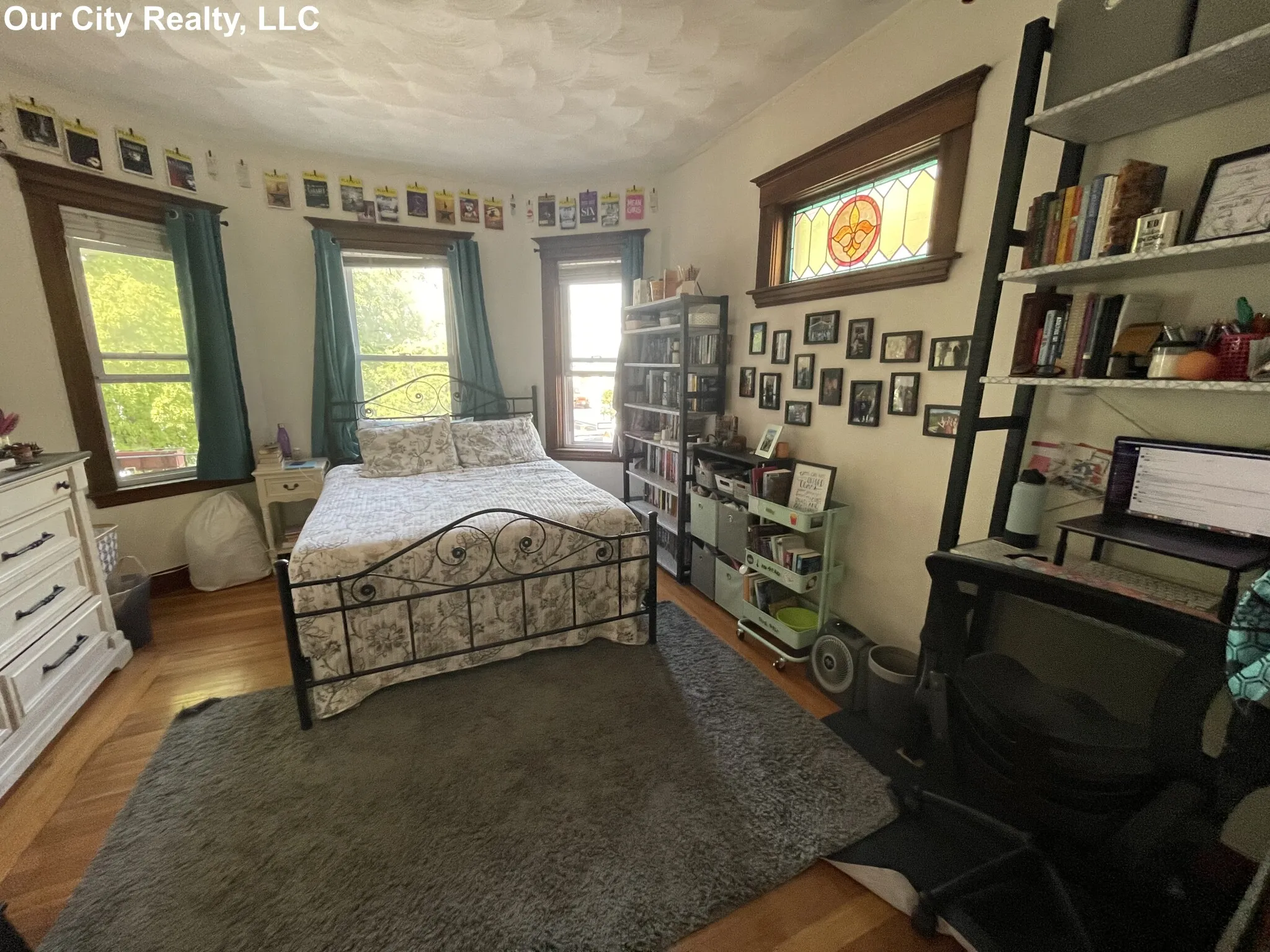 4 Aberdeen Rd, Powder House Square