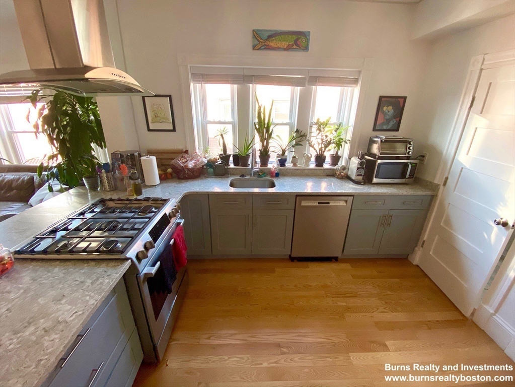 8 Cherry St, Spring Hill