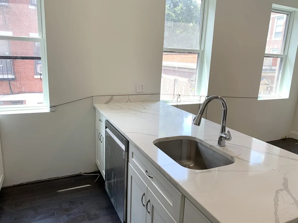 49 Charter St, North End