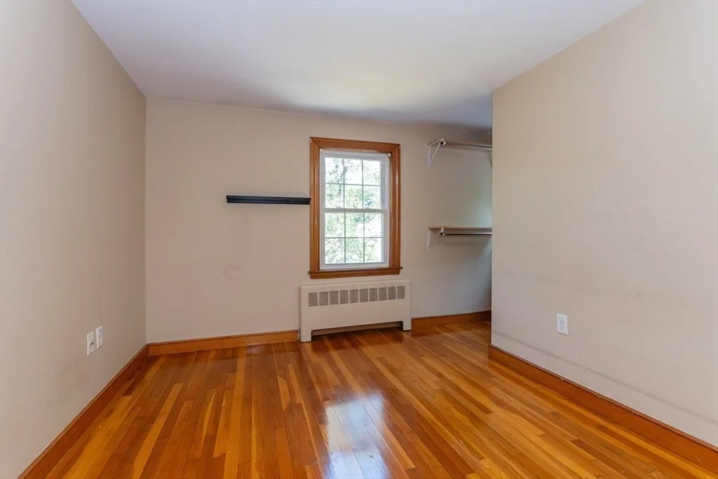 15 Lexington St, Burlington