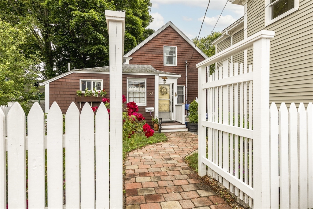 50 Rowland St, Marblehead