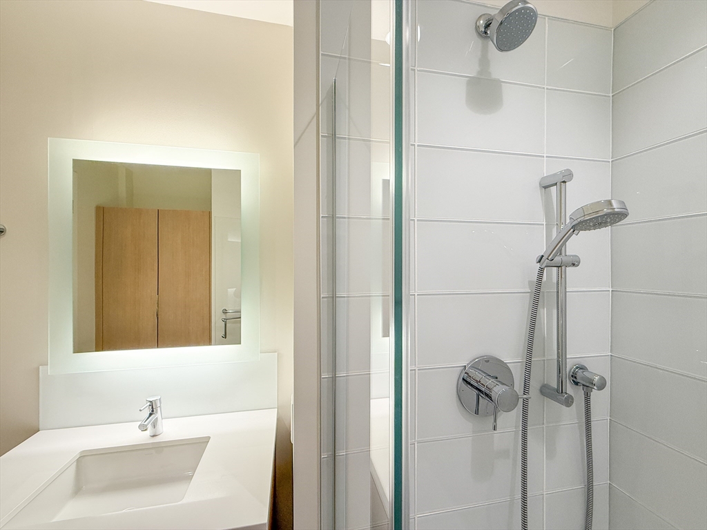 188 Brookline Ave, Fenway