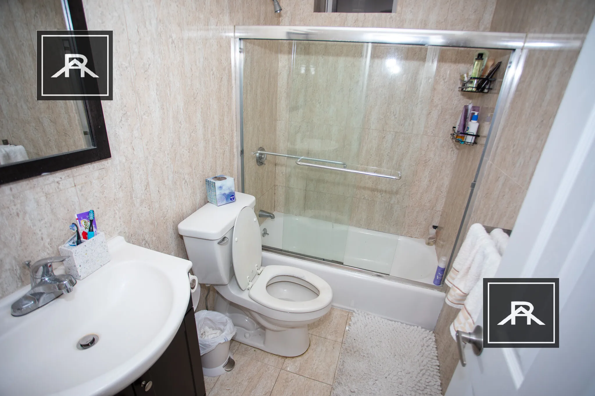 73 Thatcher St, North Brookline