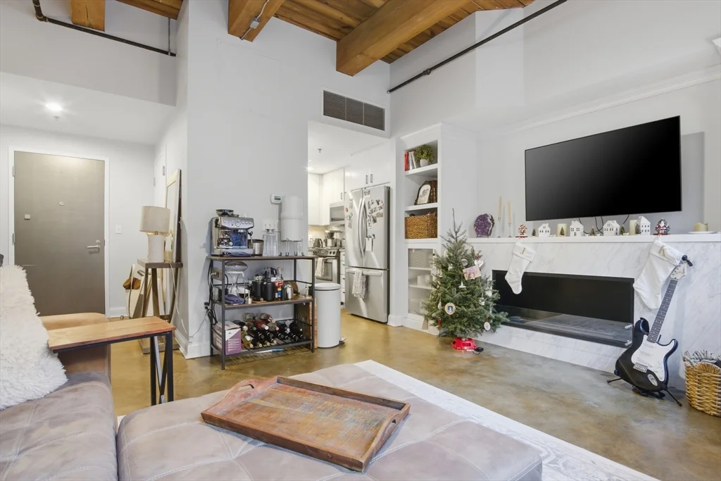 9 West Broadway, South Boston