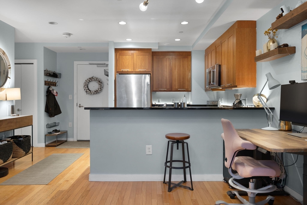 80 Broad St, Downtown