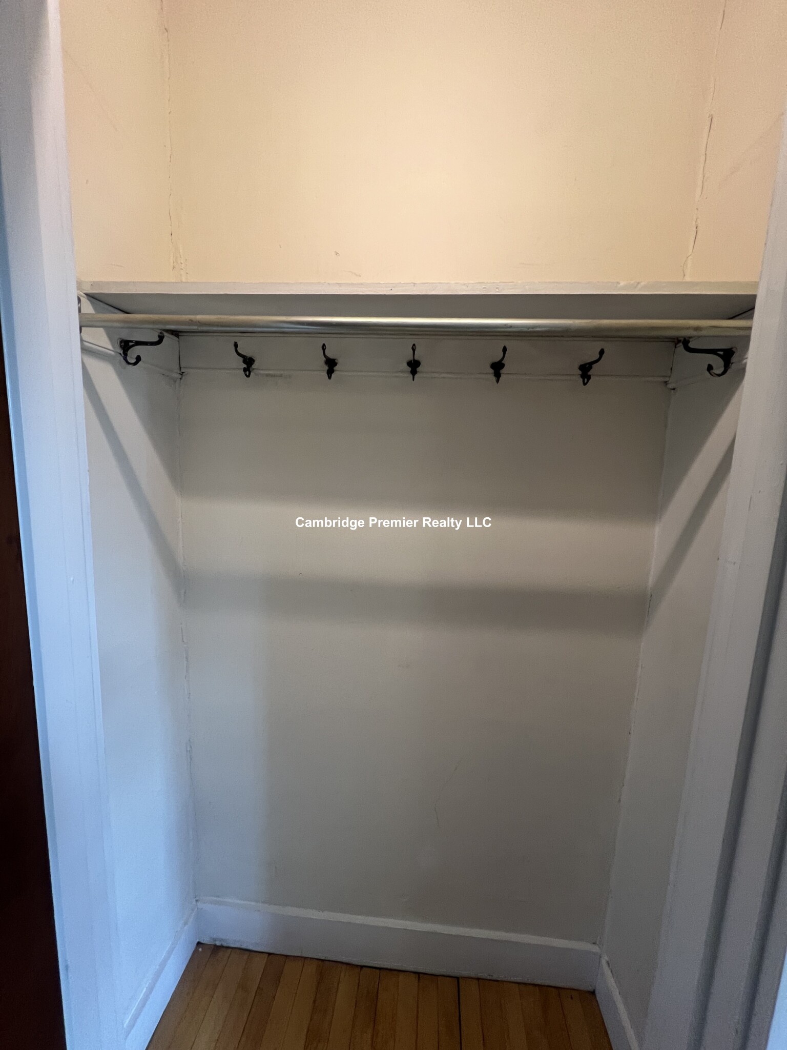 3 Linnaean St, Neighborhood Nine