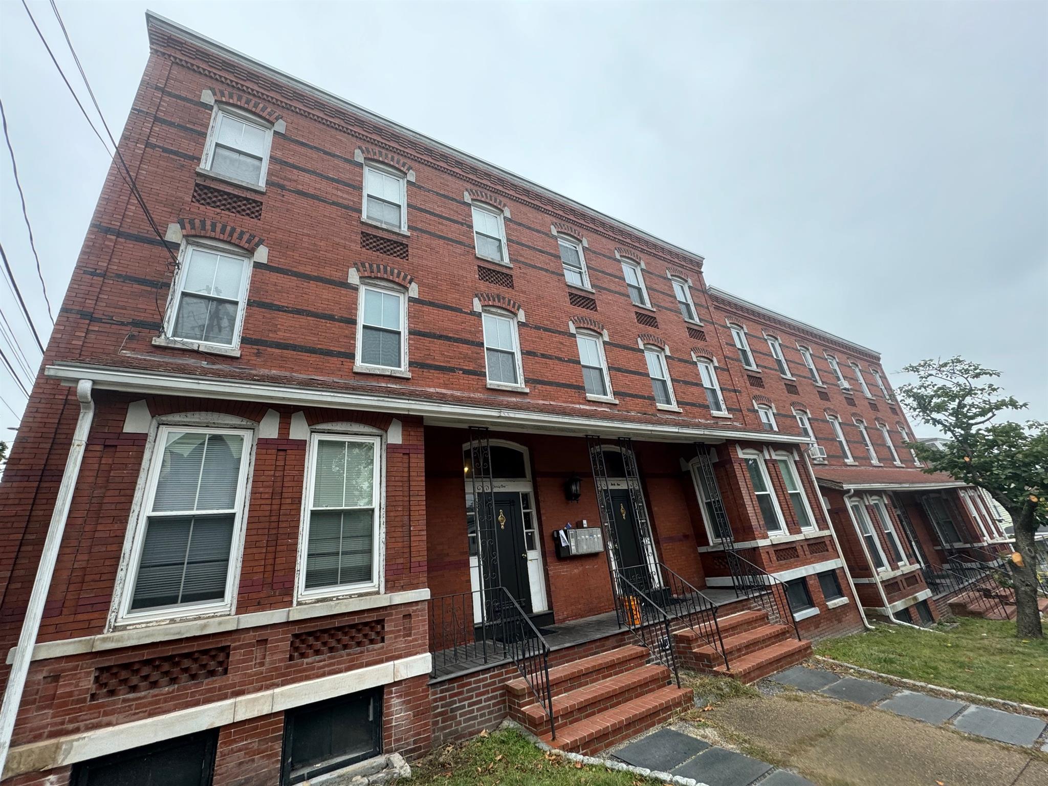 41 Laurel St, Ward Two