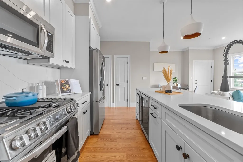 31 Boardman St, East Boston