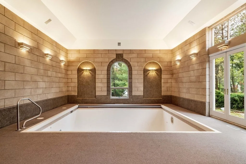 12 Summit Rd, Lexington