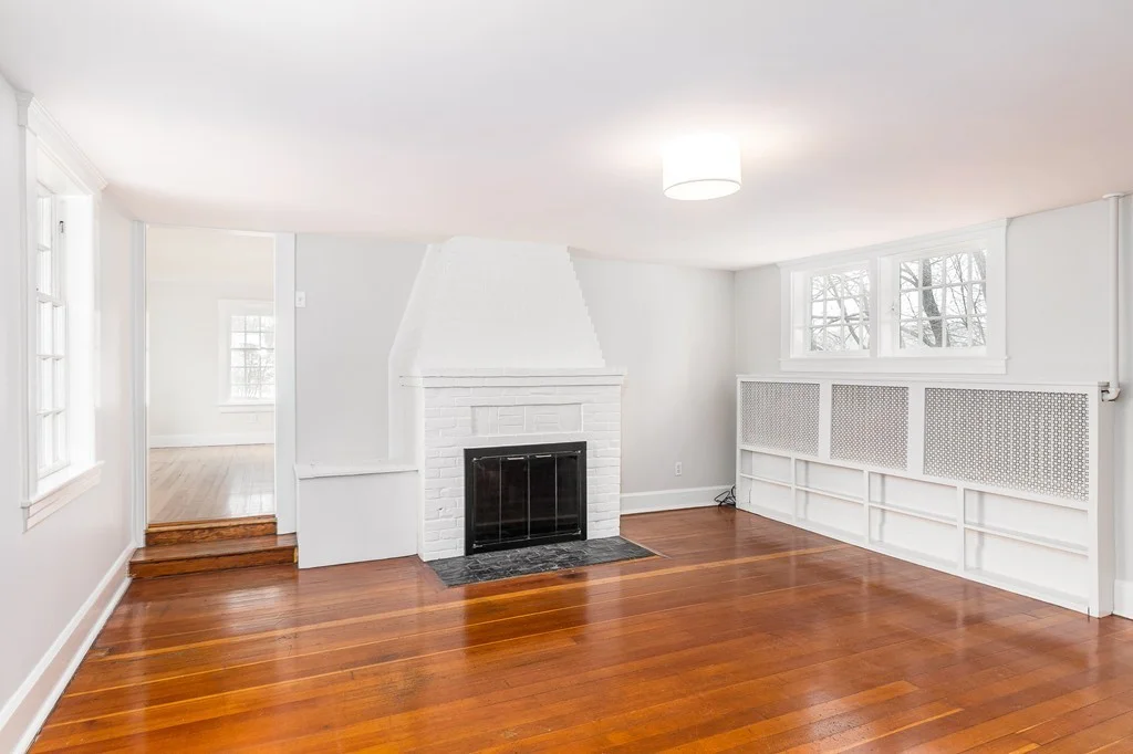 92 Farmers Row, Groton