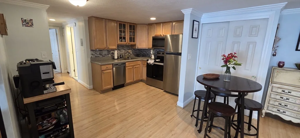 558 Main St, Stoneham