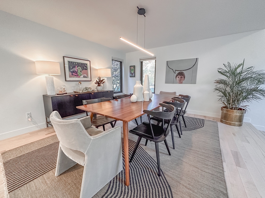 15 Thoreau Dr, Easton