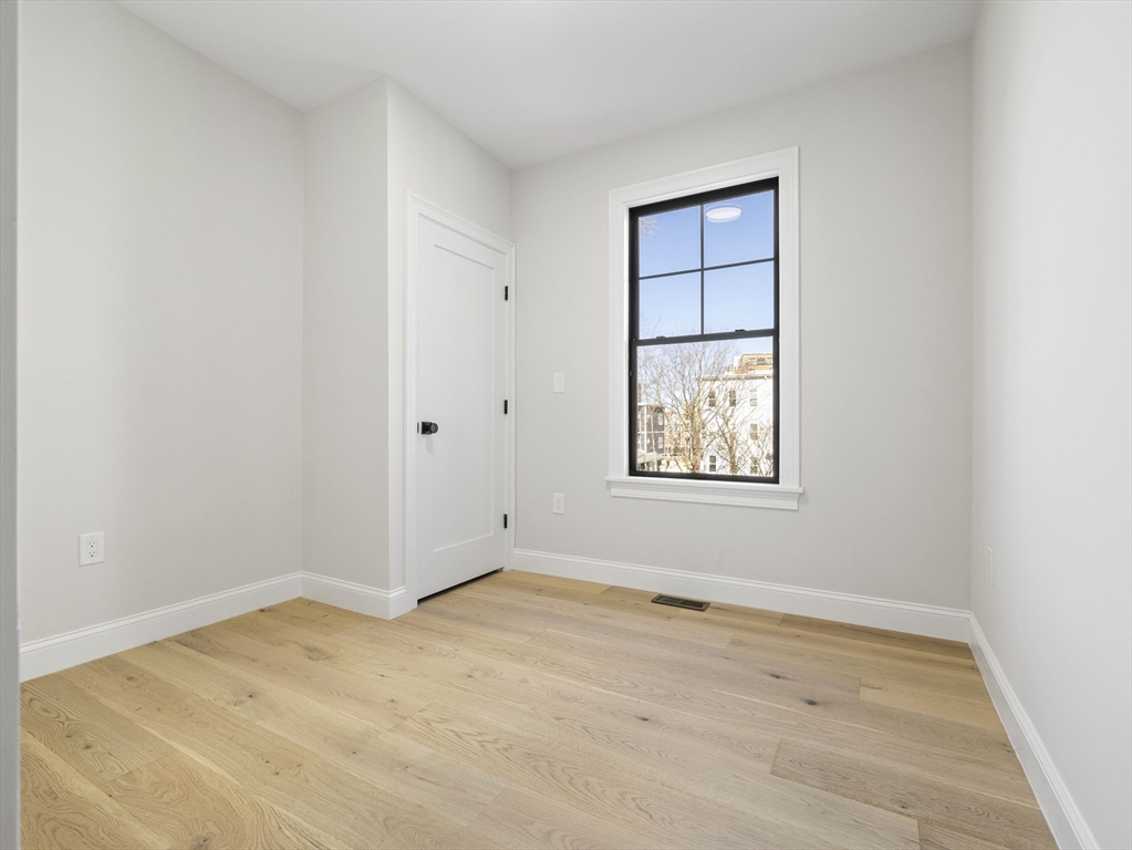 48 Woodward St, South Boston