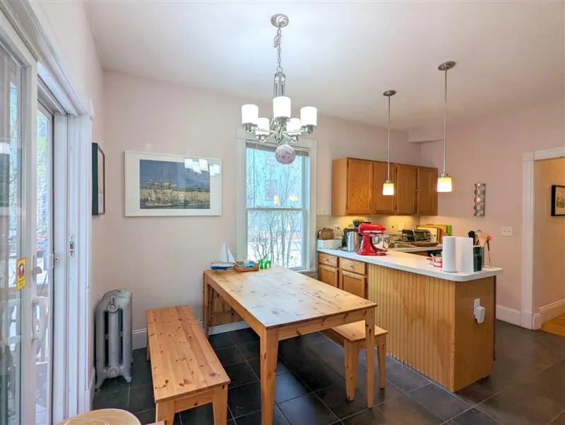 392 Washington St, Ward Two