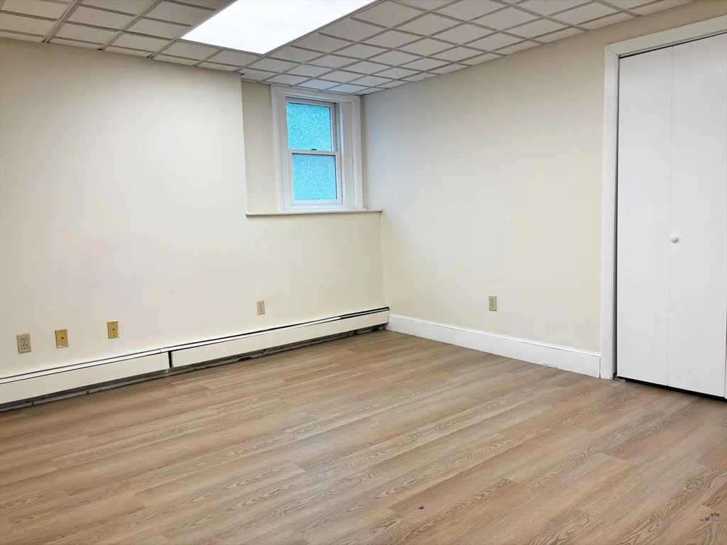 99 Garfield Ave, Woburn