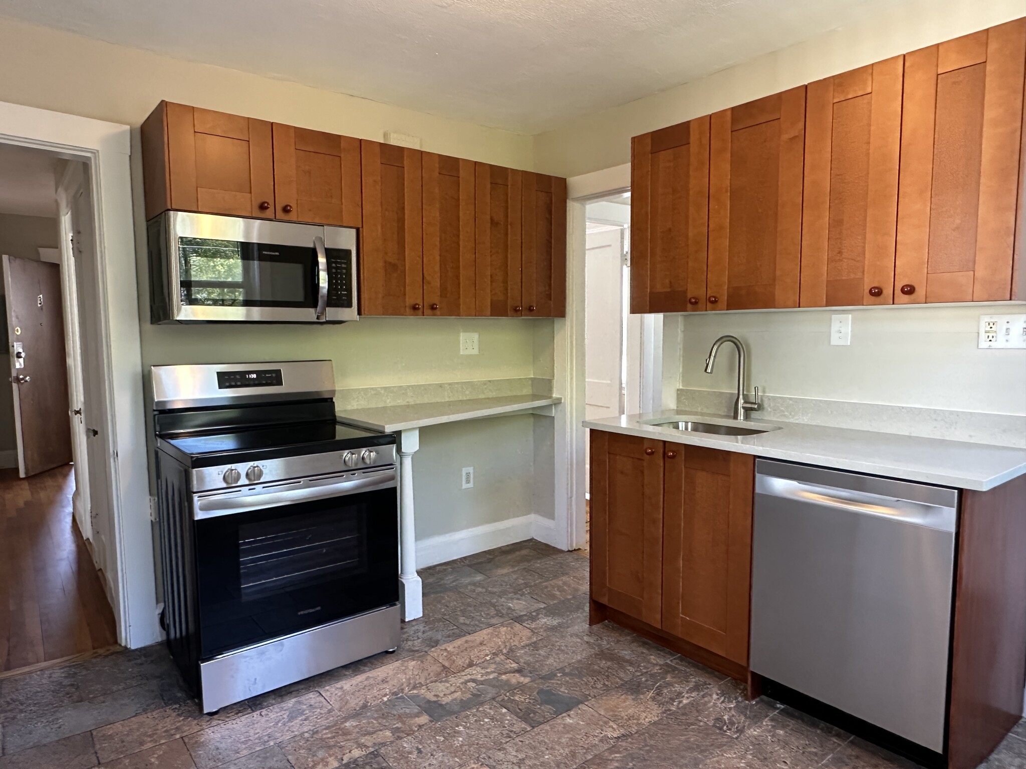 547 Hyde Park Ave, Roslindale