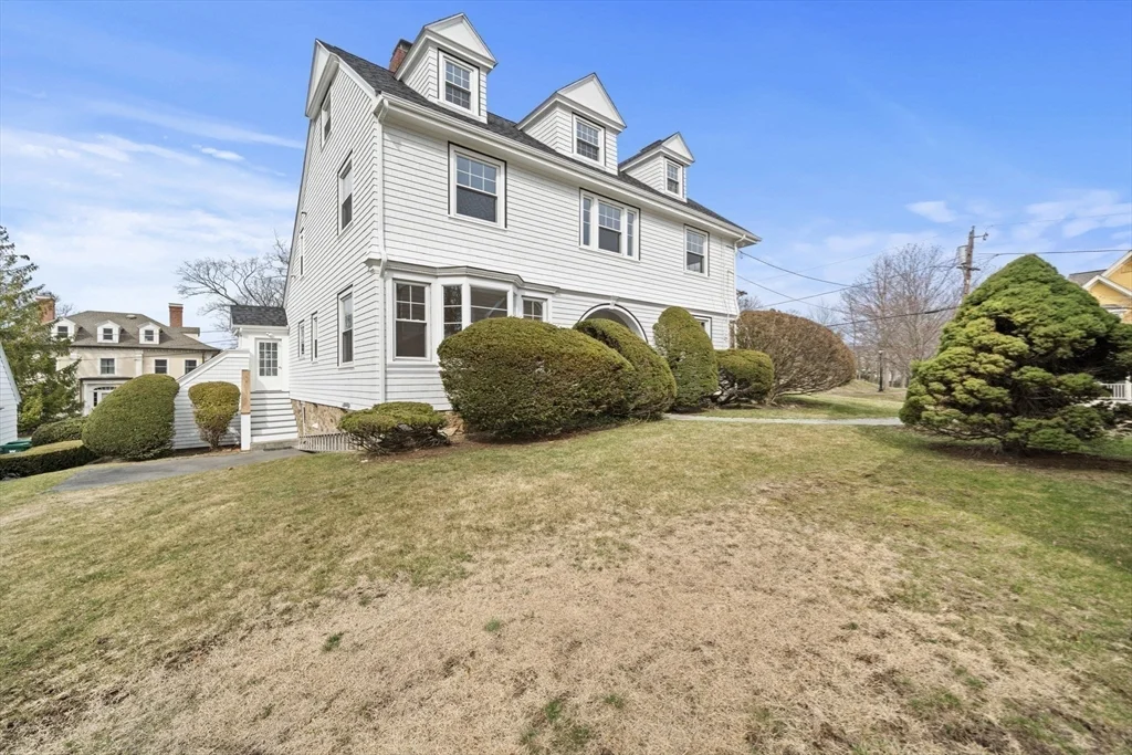 60 Powder House Rd, Lawrence Estates