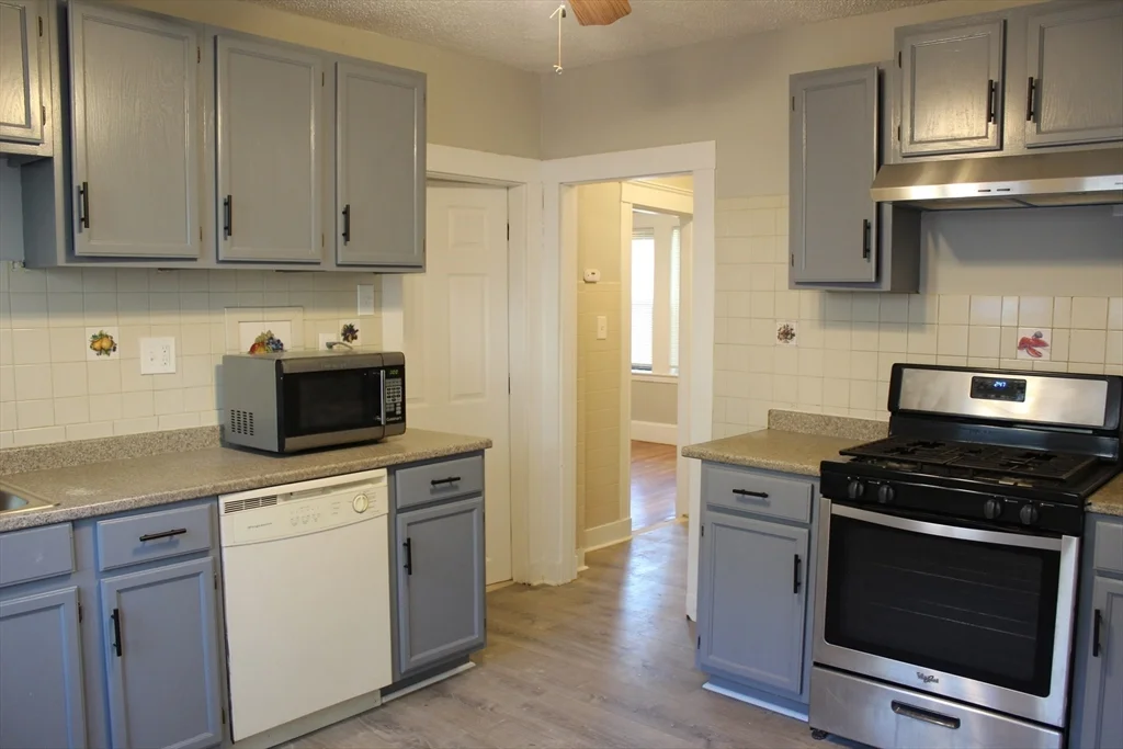 10 Mattakeeset St, Mattapan