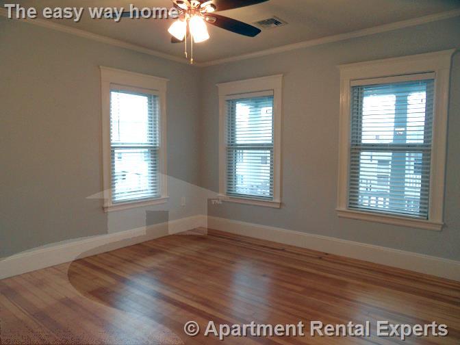 35 Frederick Ave, Tufts