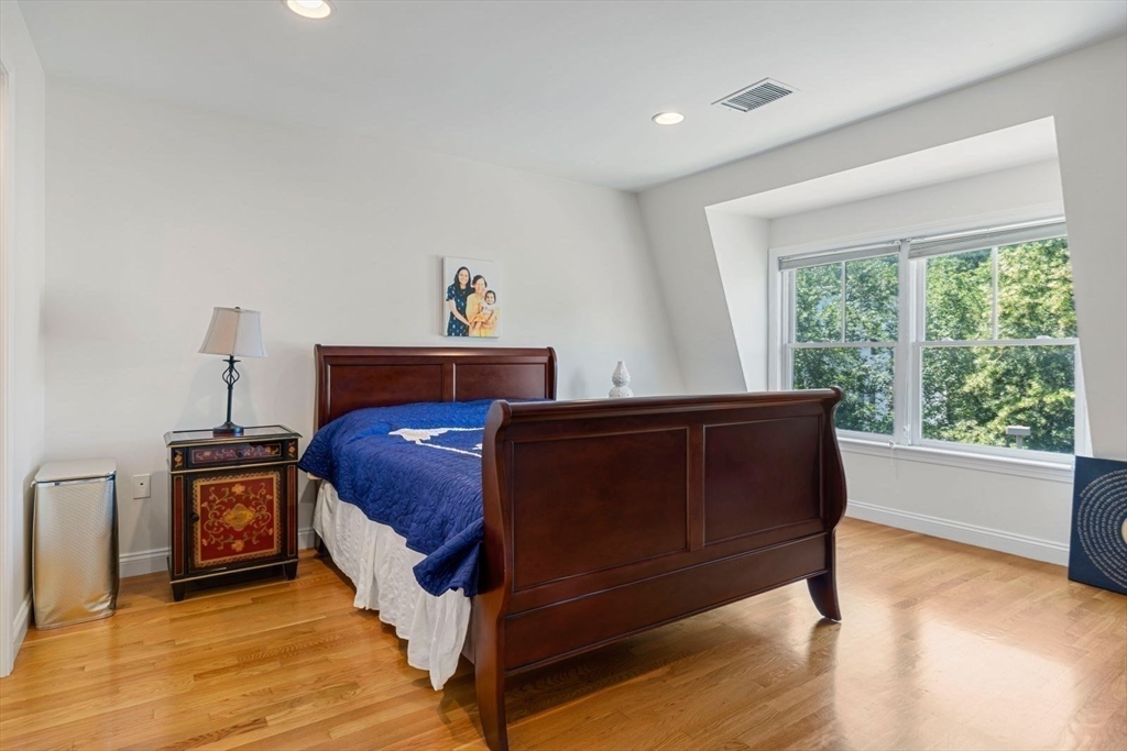 249 Cypress St, Brookline
