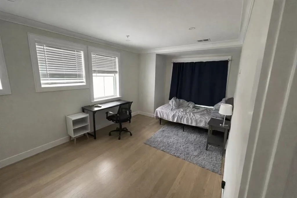 13 Greylock Rd, Allston