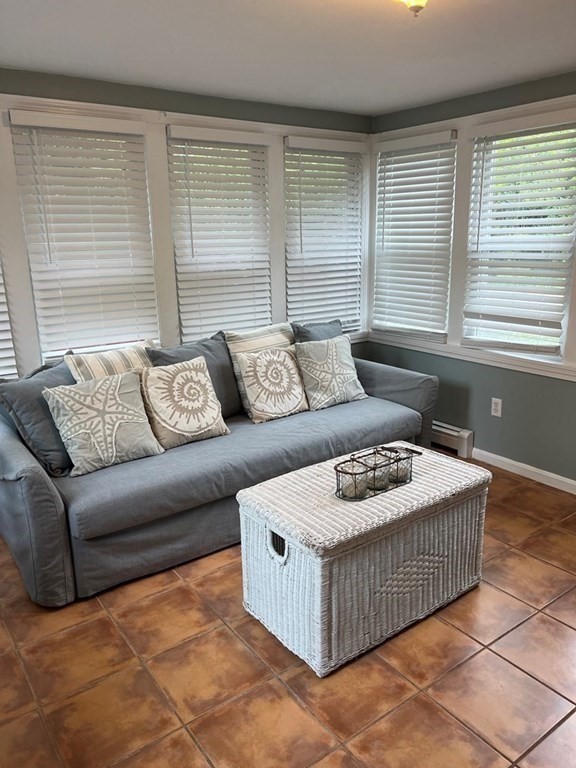 25 Centerville Ave, Centerville