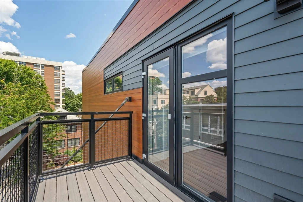 54 Auburn, Coolidge Corner