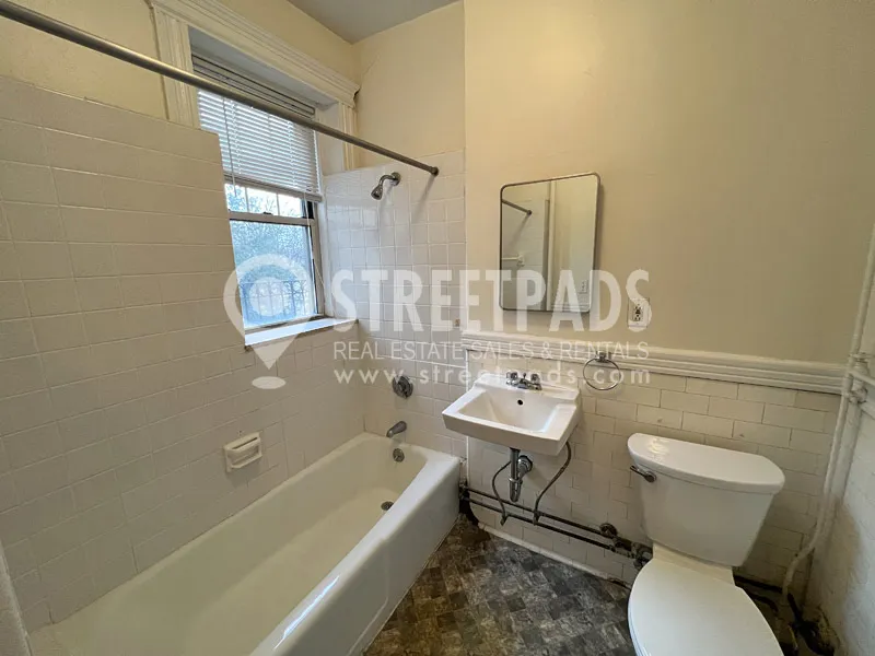 31 Park Dr, Fenway