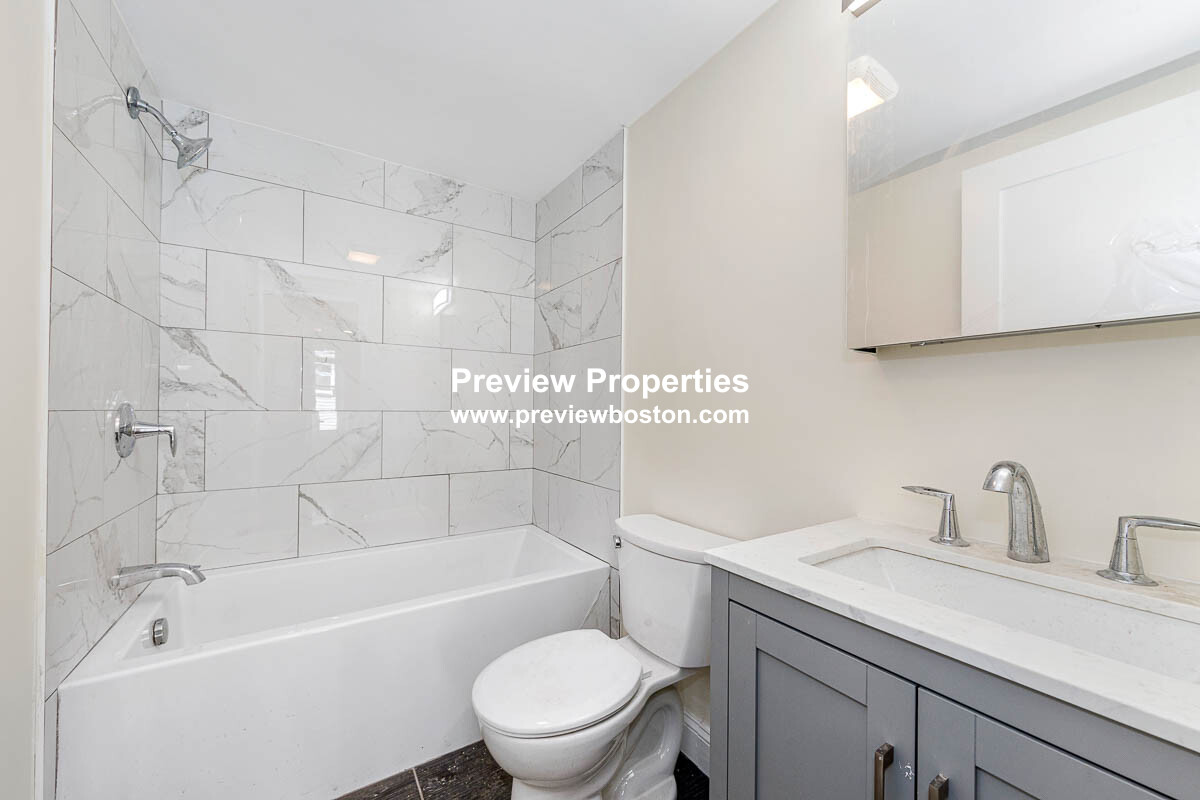 70 Stanley Ave, South Medford