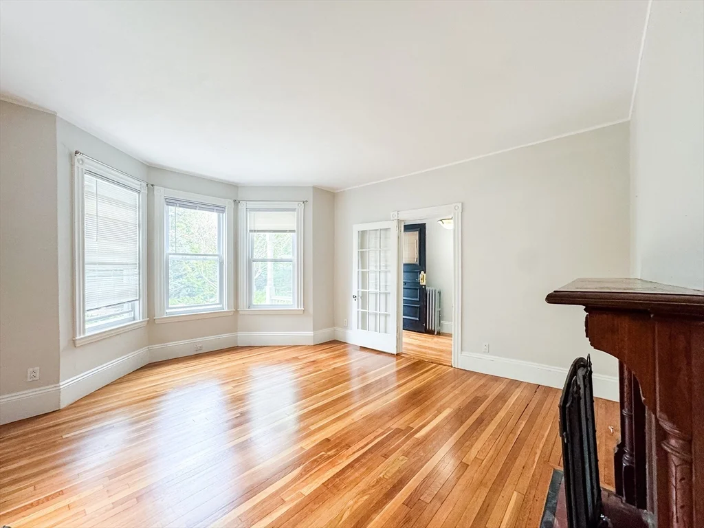 11 Maple Cir, Newton