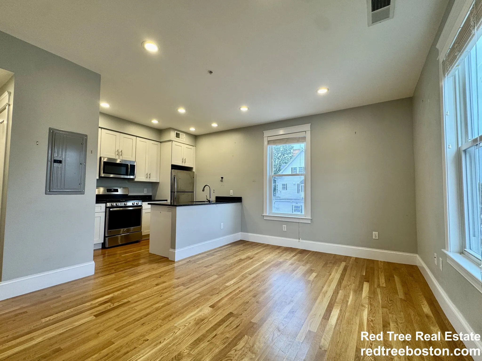 405 South Huntington Ave, Jamaica Plain