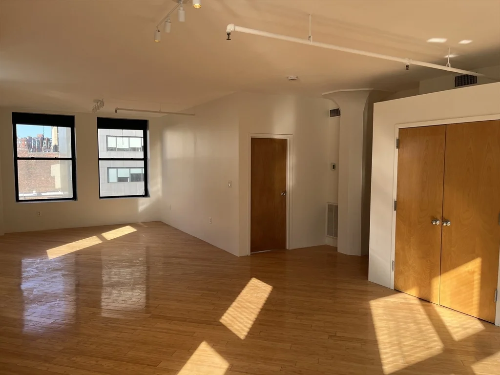 449-463 Washington, Midtown