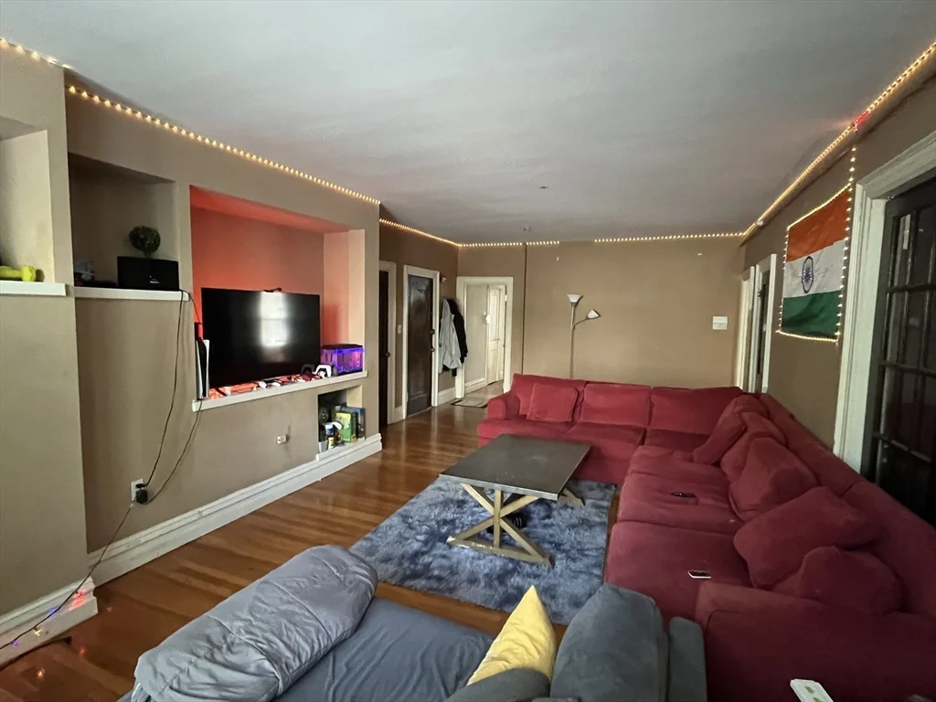 317 Saint Paul St, Brookline