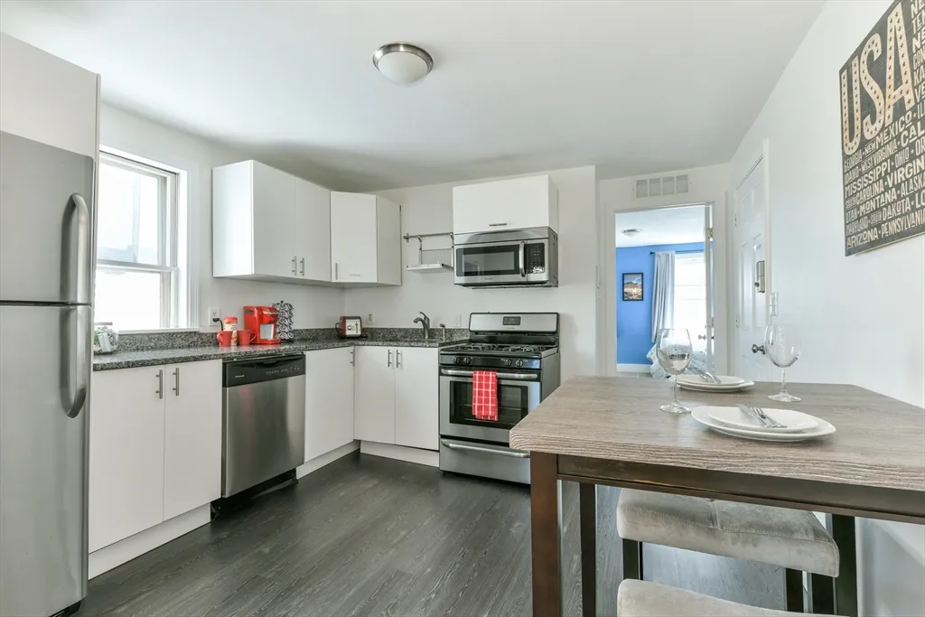 158 Everett St, East Boston